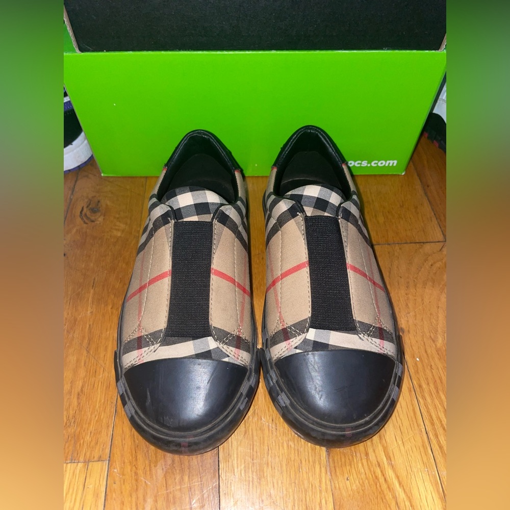 kids burberry low top sneakers